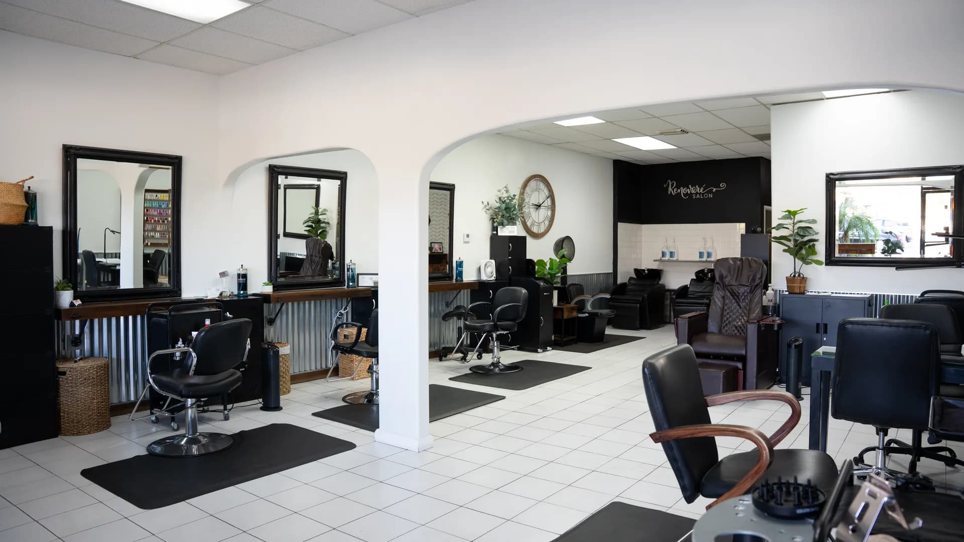 Renovére Salon - Interior